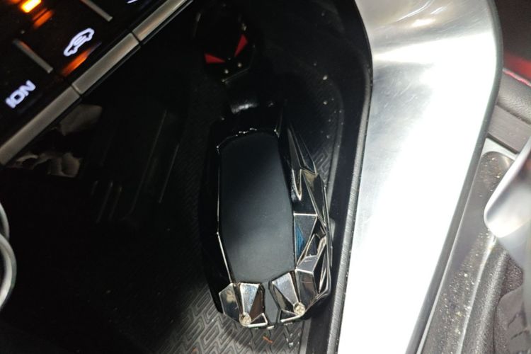 GEELY Binray 2019 car image #14