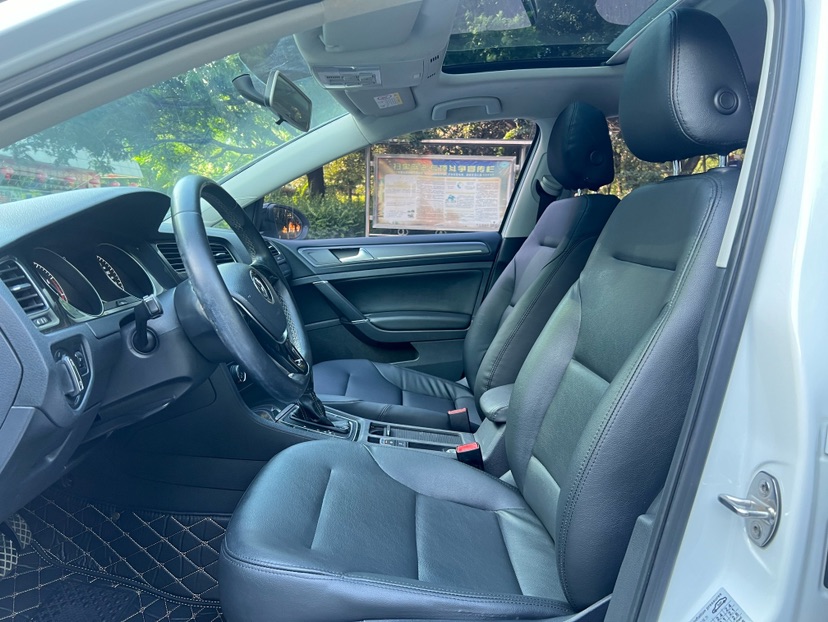 Volkswagen Golf 2017 car image #7