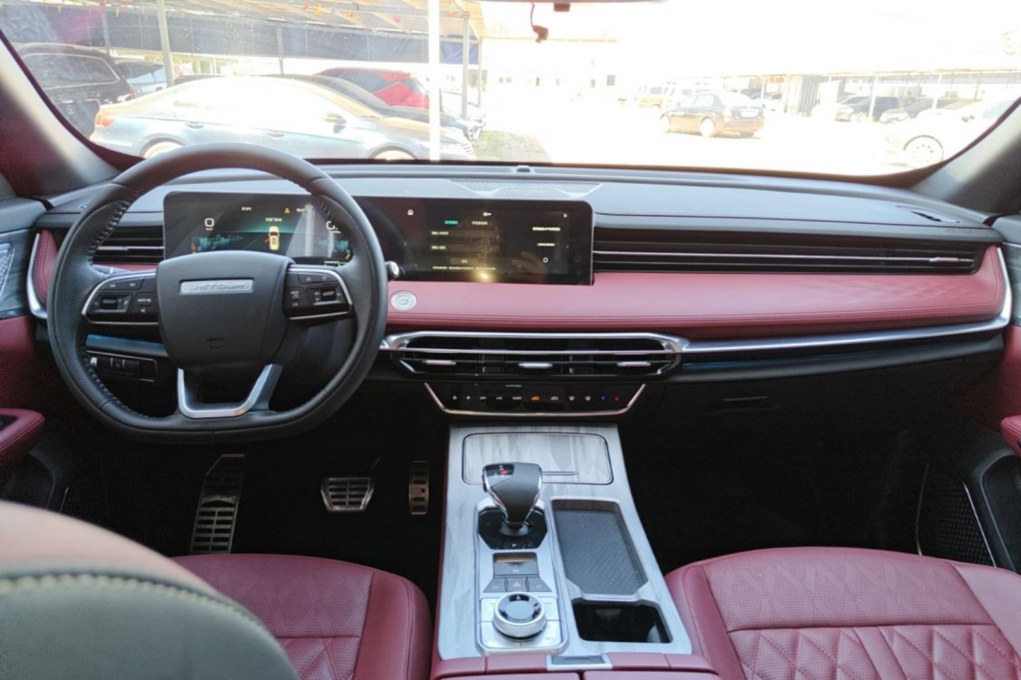 Jetour X70 PLUS 2023 #15 Jetour X70 PLUS 2023 car image #15