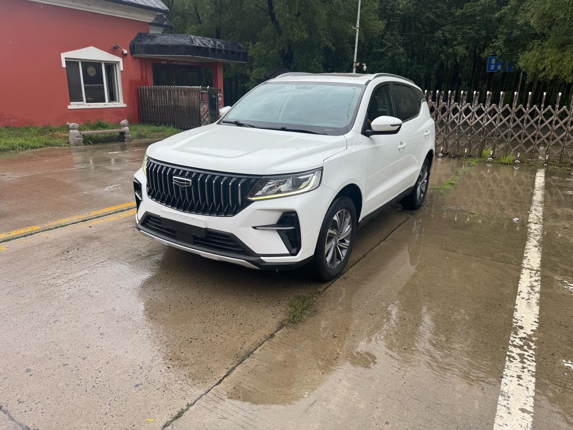 GEELY Vision X6 2022 car image 