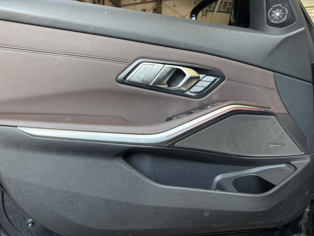 BMW 3 Series 2019 car image #7