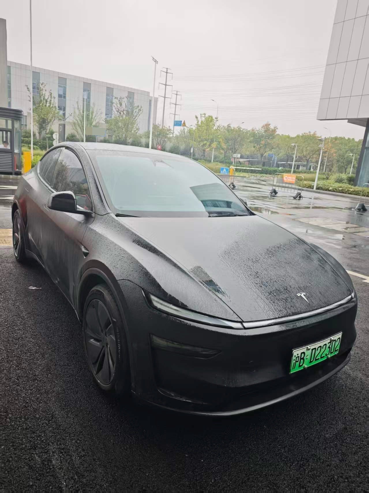 Tesla Model Y 2025 #2 Tesla Model Y 2025 immagine di auto #2