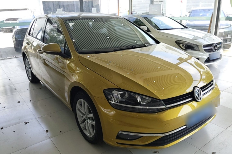 Volkswagen Golf 2018 car image #4