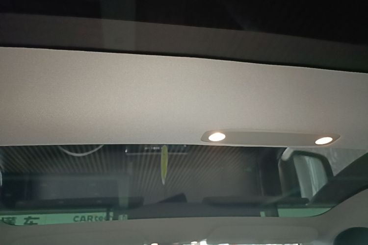 Tesla Model 3 2021 car image #18