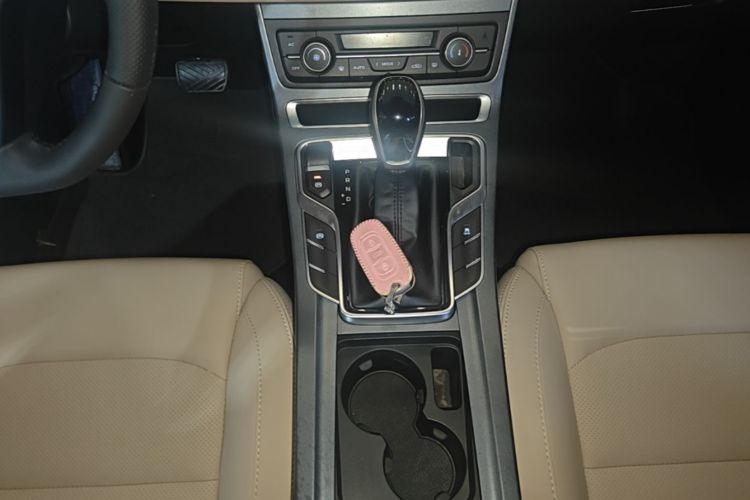 GEELY Emgrand 2018 car image #14