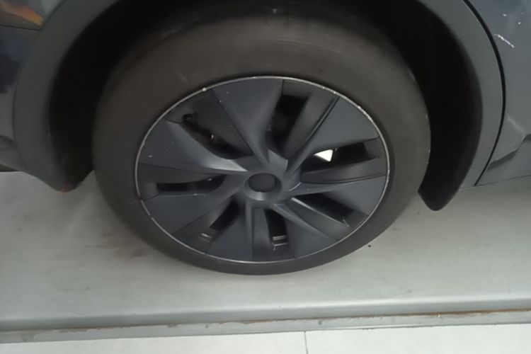Tesla Model Y 2024 #10 Tesla Model Y 2024 car image #10