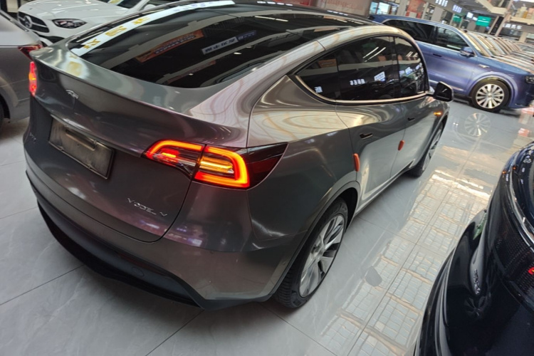 Tesla Model Y 2022 #7 Tesla Model Y 2022 immagine di auto #7