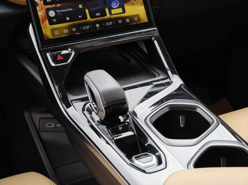 GEELY Boyue L 2023 imagem de carro #13