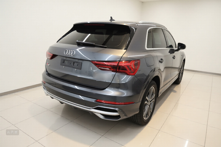 Audi Q3 2022 car image #7