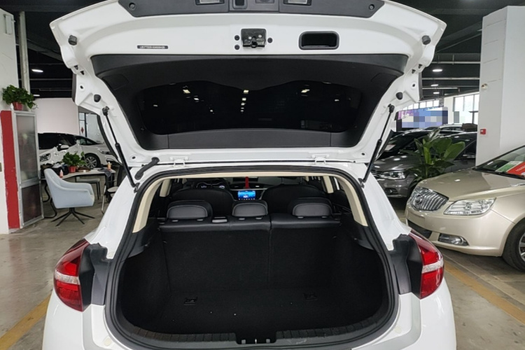 GEELY Emgrand GS 2019 #19 GEELY Emgrand GS 2019 car image #19