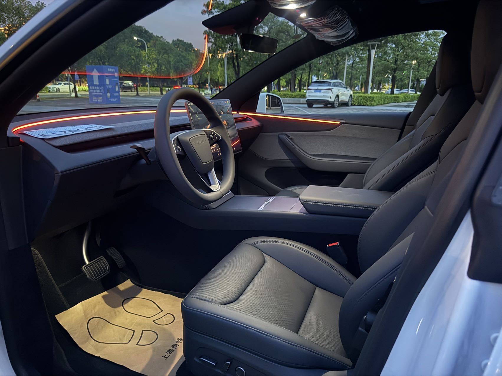 Tesla Model Y 2026 car image #4