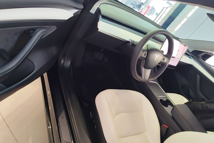Tesla Model 3 2023 #16 Tesla Model 3 2023 car image #16