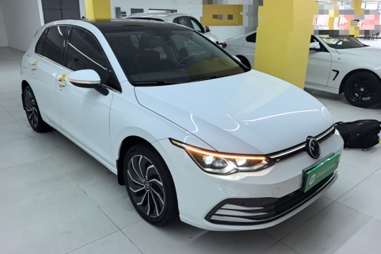 Volkswagen Golf 2021 car image #6