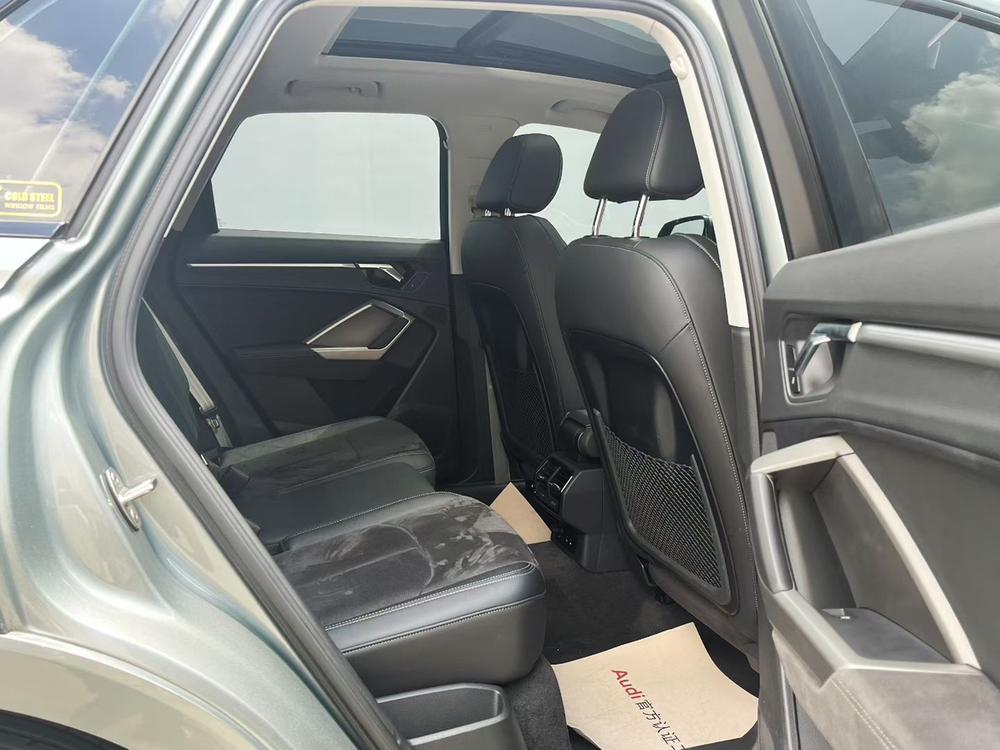 Audi Q3 2023 car image #8