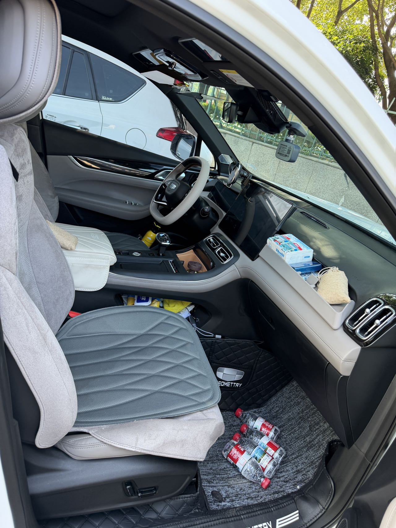 GEELY Boyue L 2026 imagen de coche #4