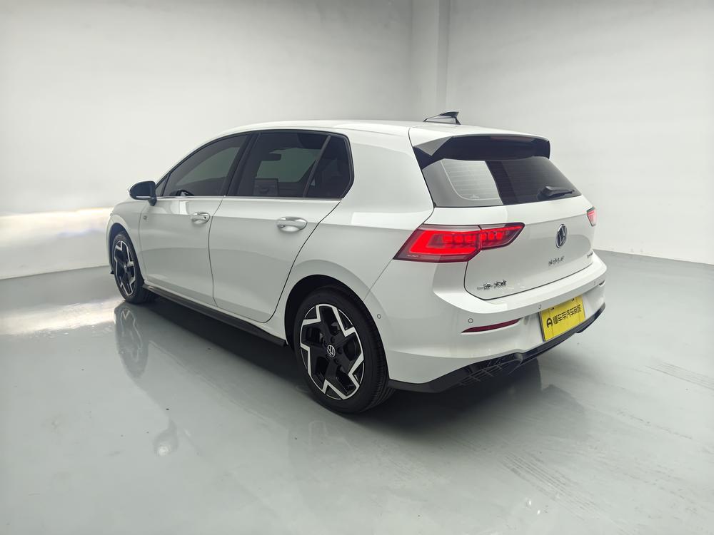 Volkswagen Golf 2024 car image #5