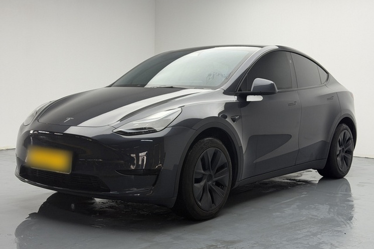 Tesla Model Y 2024 #2 Tesla Model Y 2024 car image #2