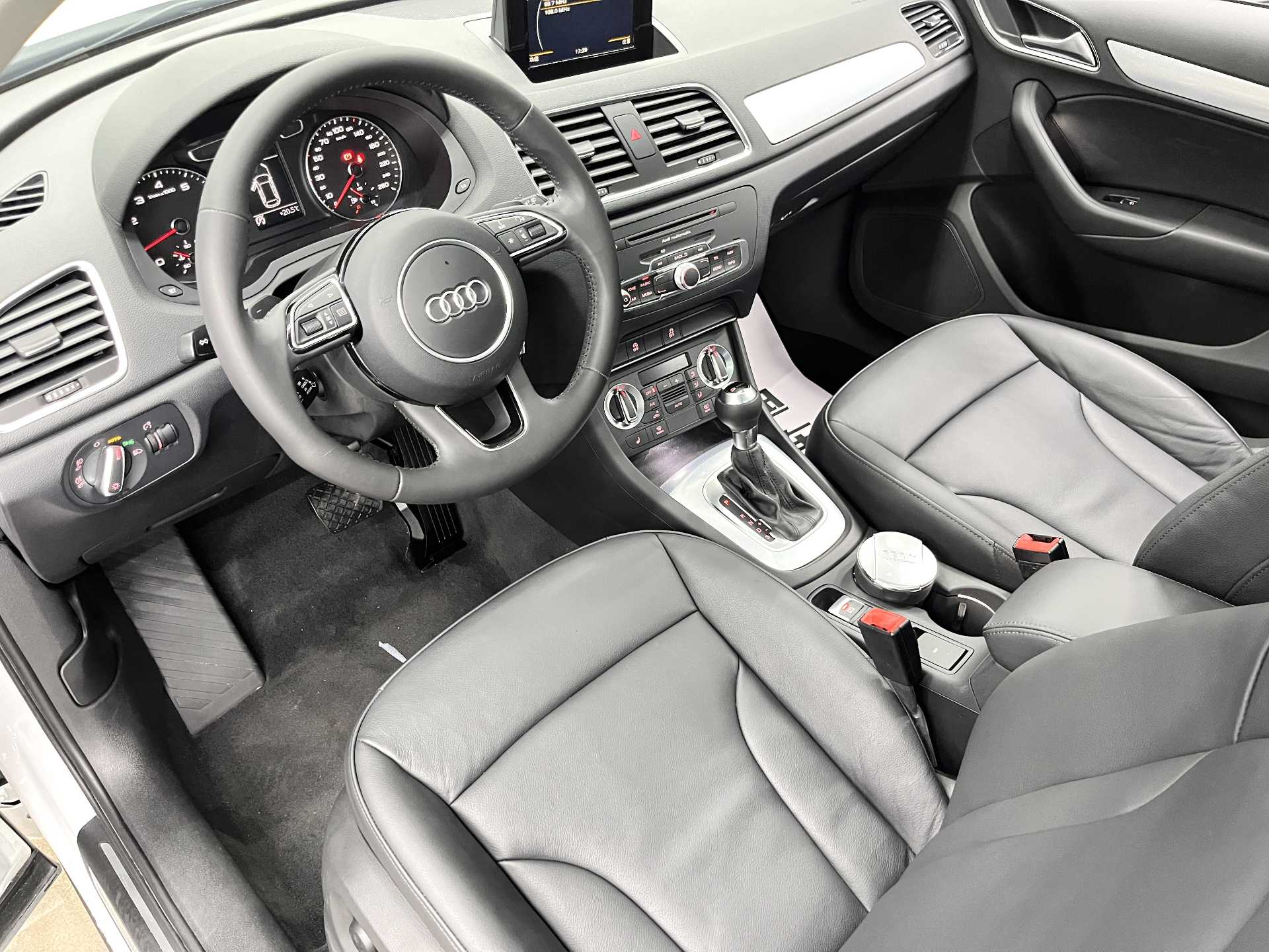 Audi Q3 2014 car image #4