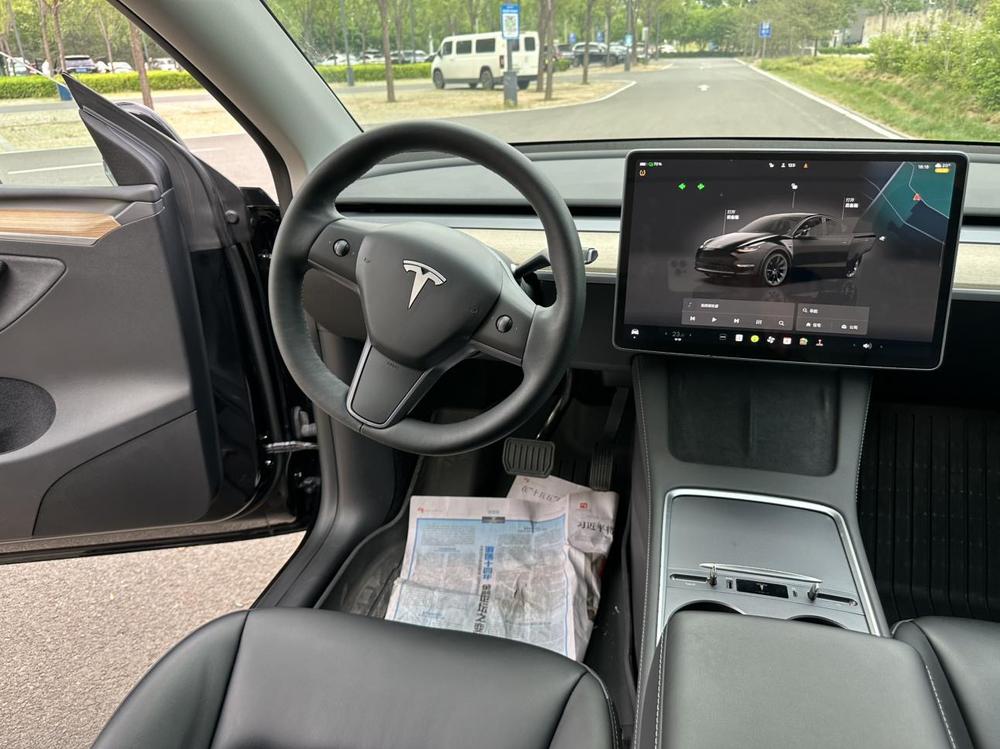 Tesla Model Y 2023 #13 Tesla Model Y 2023 car image #13