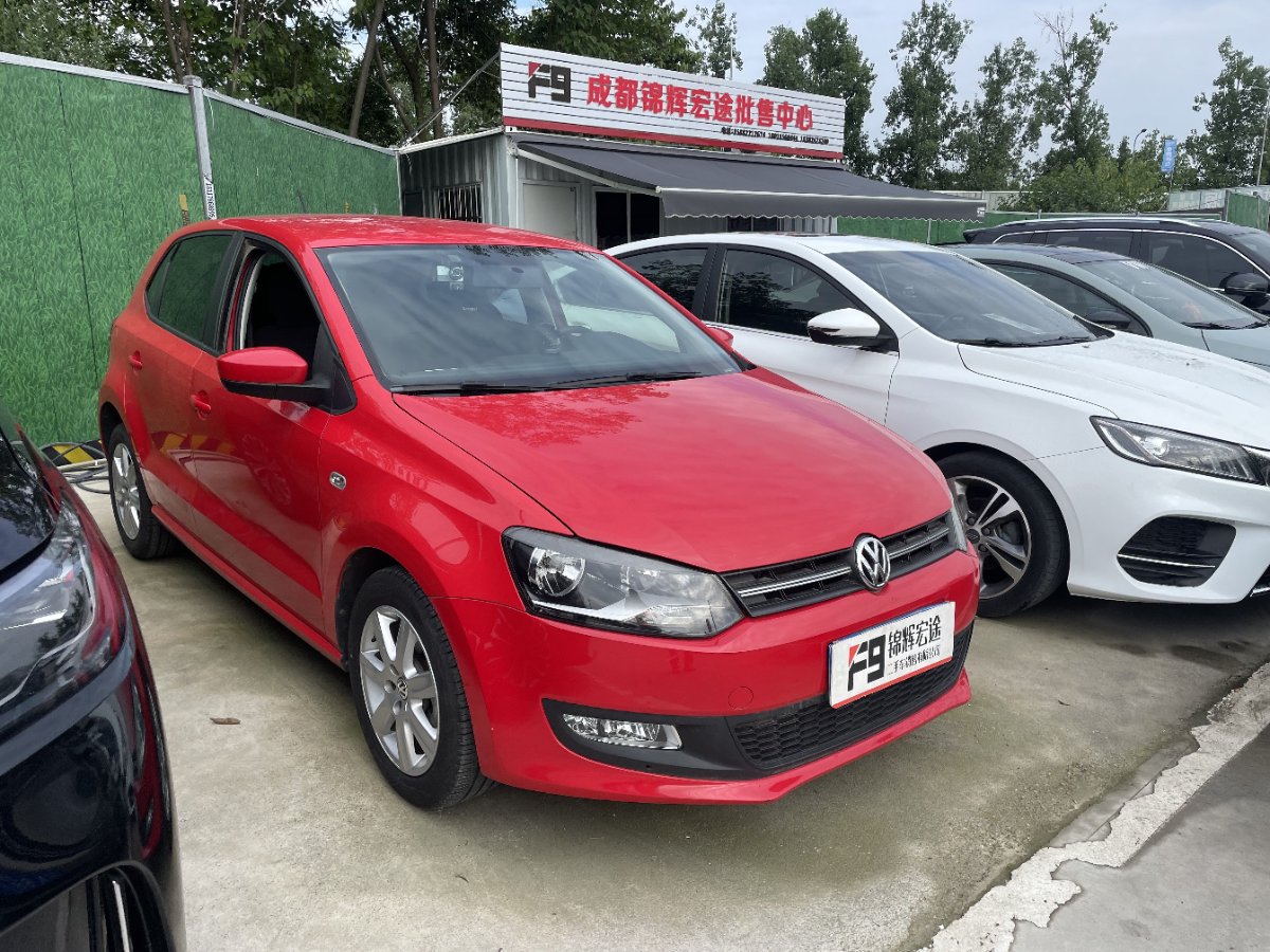 Volkswagen Polo 2014 car image #6