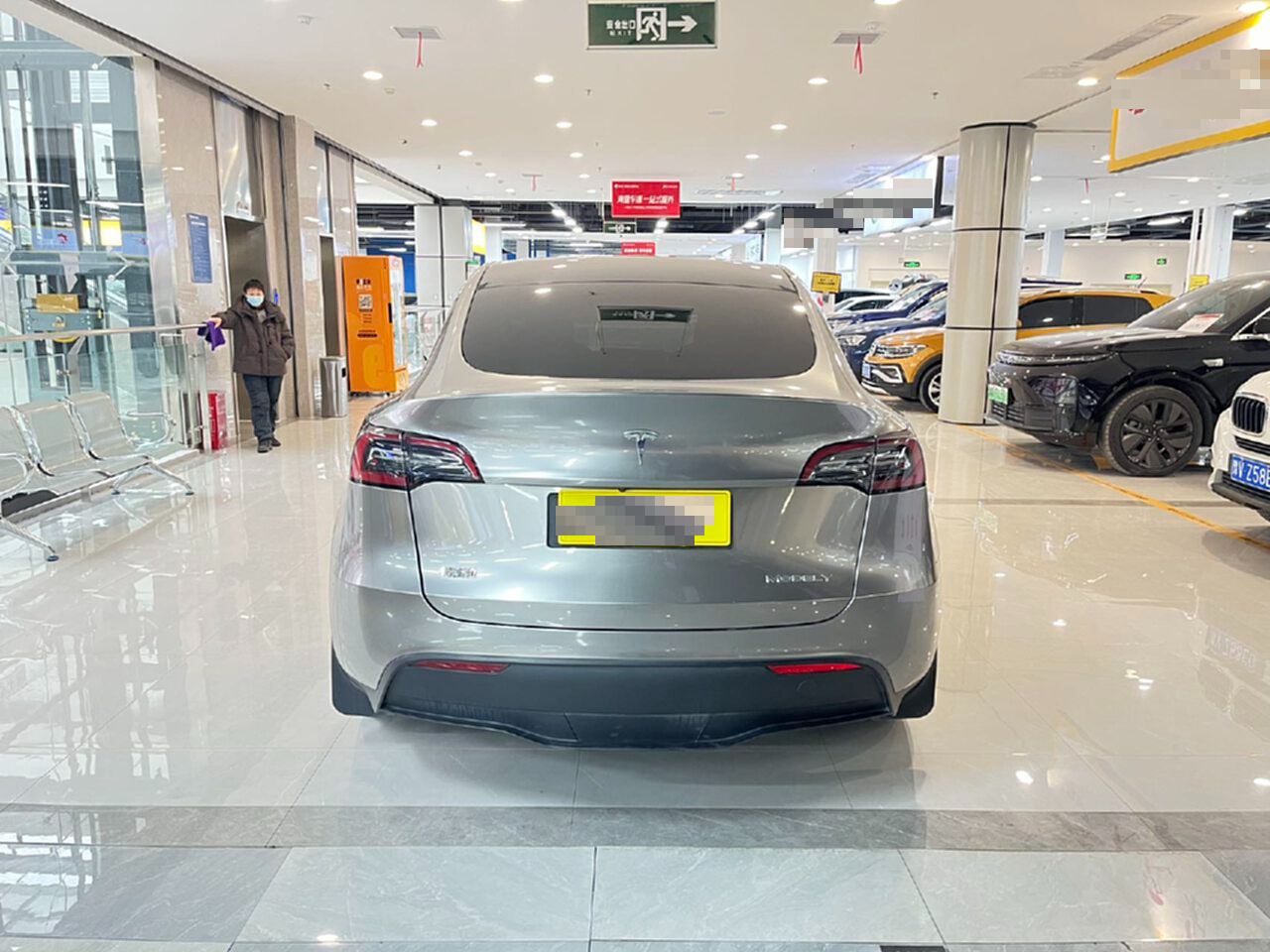 Tesla Model Y 2022 #10 Tesla Model Y 2022 car image #10