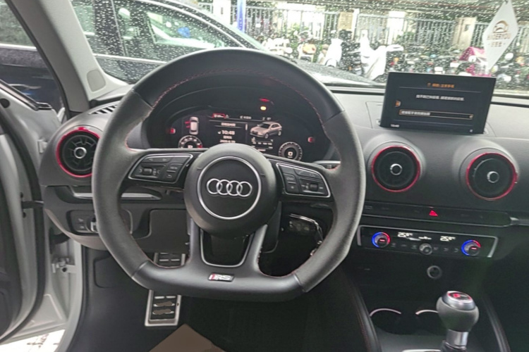 Audi A3 2017 car image #11