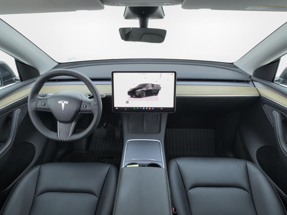 Tesla Model Y 2023 immagine di auto #9