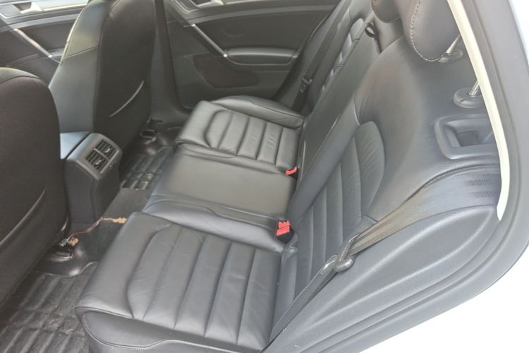 Volkswagen Golf 2015 car image #17