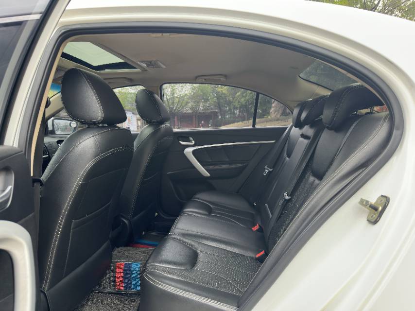 GEELY Emgrand 2017 car image #6