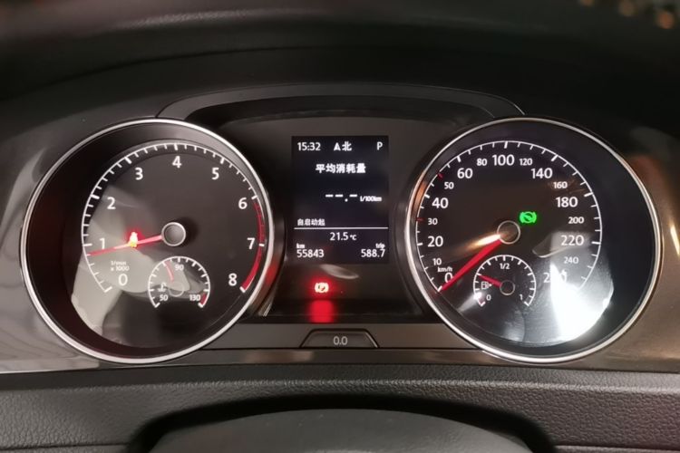 Volkswagen Golf 2019 car image #12