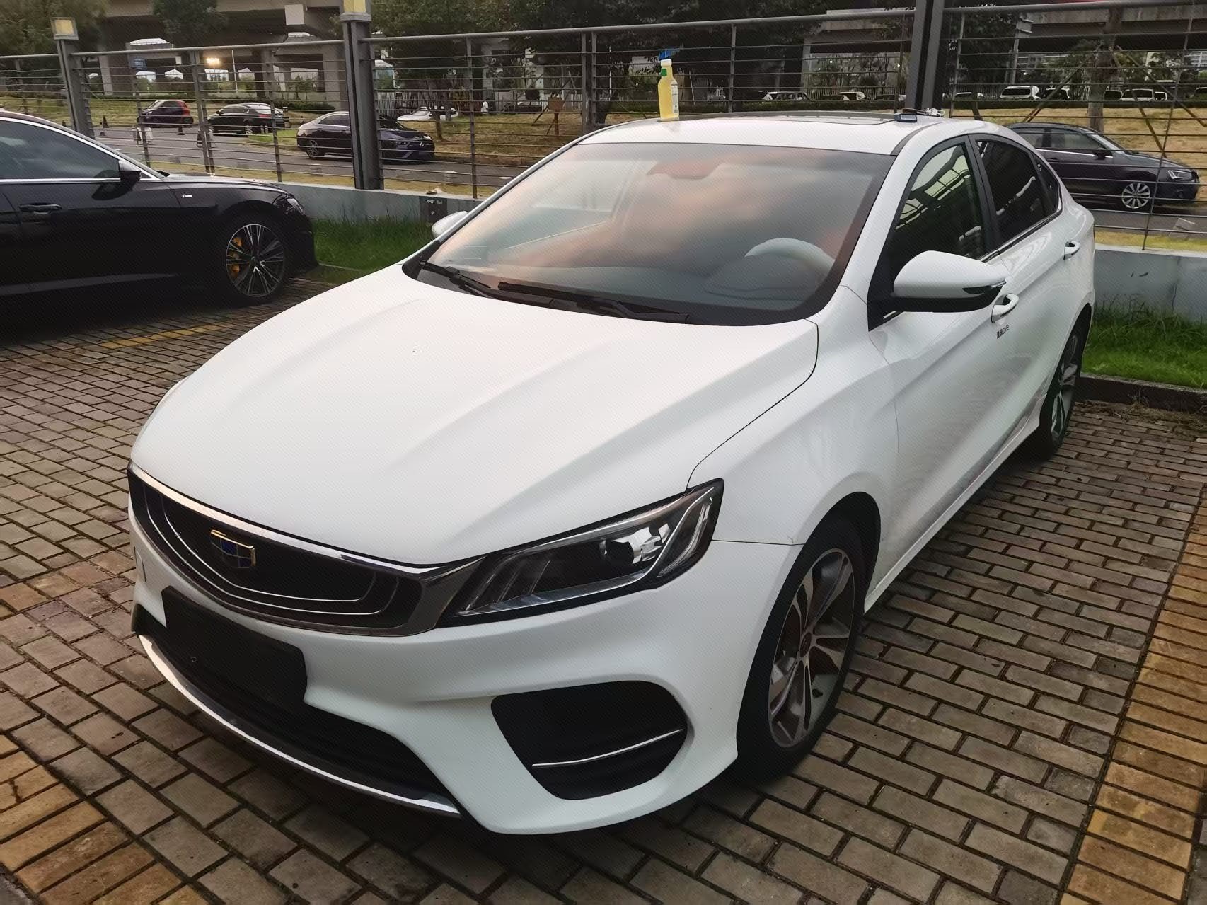 GEELY Binray 2019 car image 