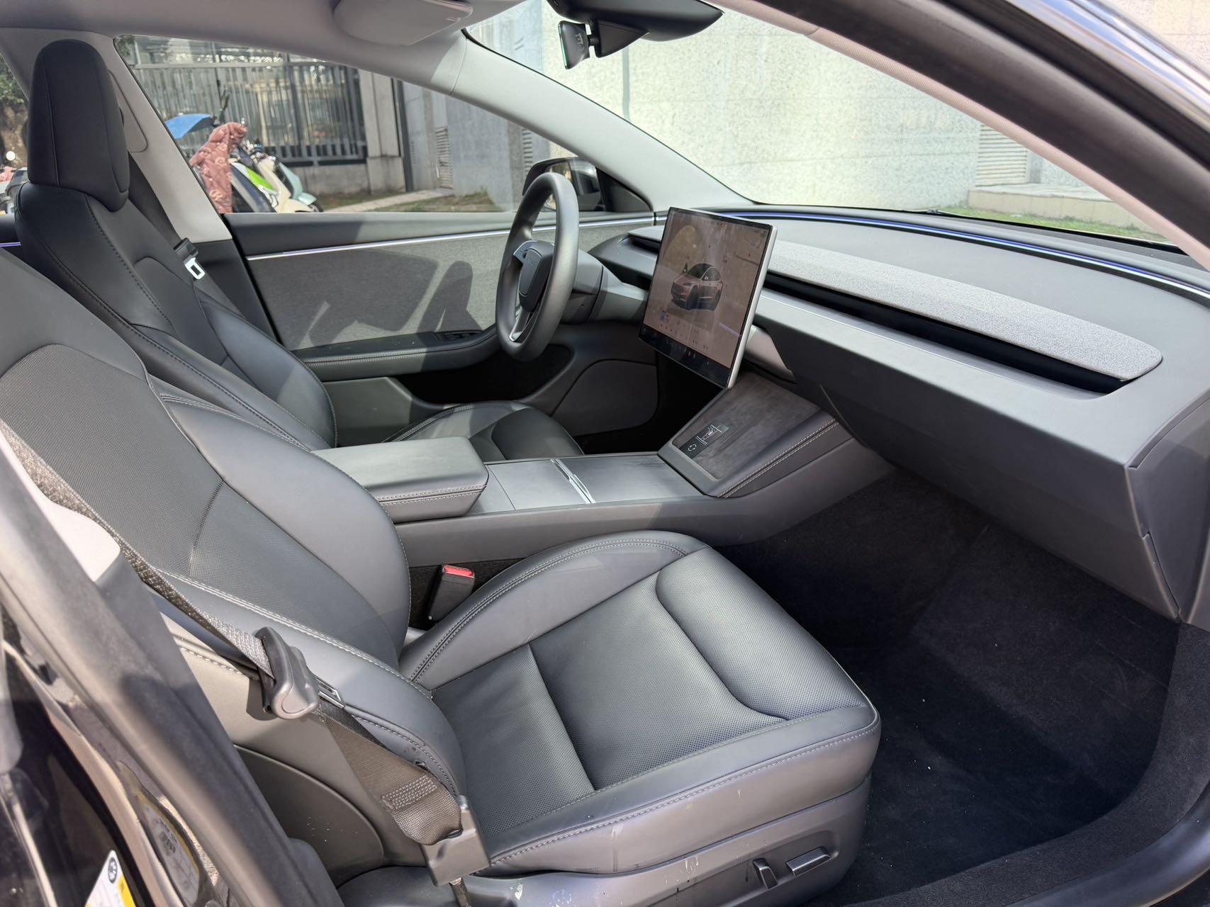Tesla Model 3 2024 immagine di auto #7