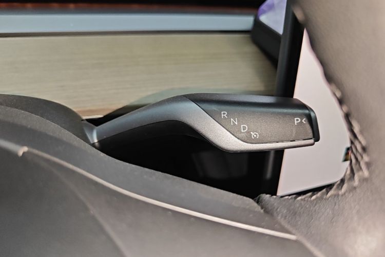 Tesla Model 3 2022 car image #14