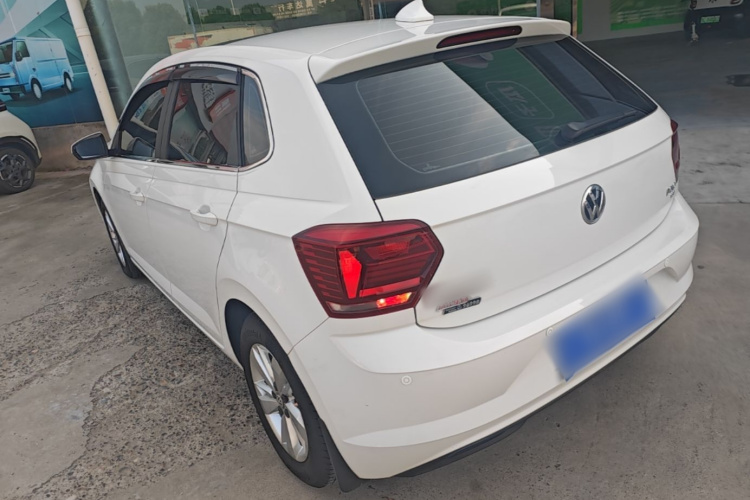 Volkswagen Polo 2021 car image #5