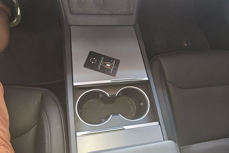 Tesla Model 3 2024 #15 Tesla Model 3 2024 car image #15