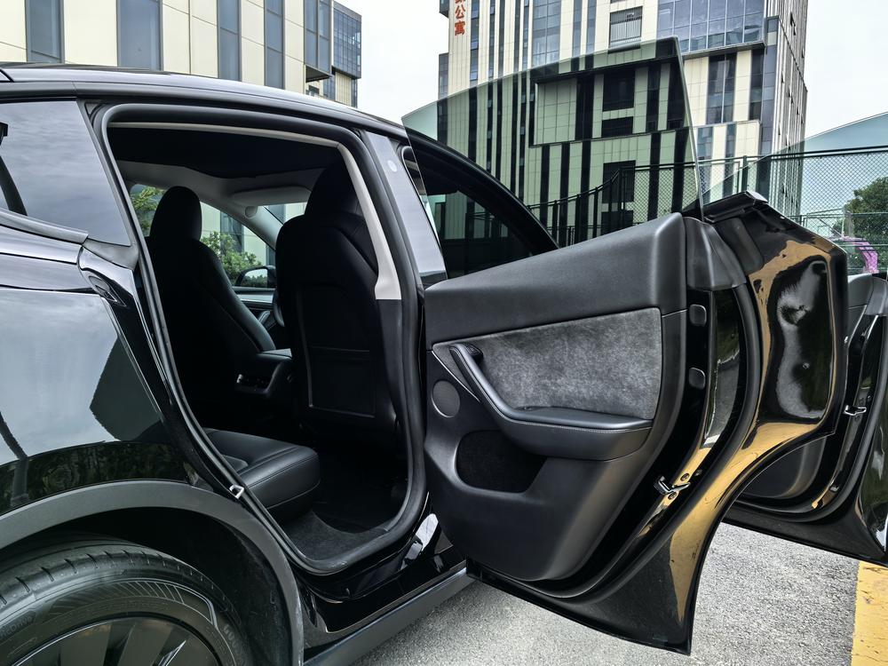 Tesla Model Y 2023 #18 Tesla Model Y 2023 car image #18