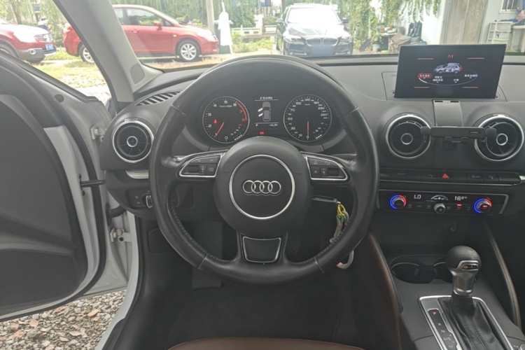 Audi A3 2015 car image #15