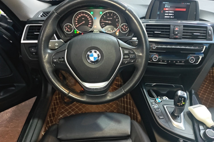 BMW 3 Series GT 2018 #11 BMW 3 Series GT 2018 car image #11