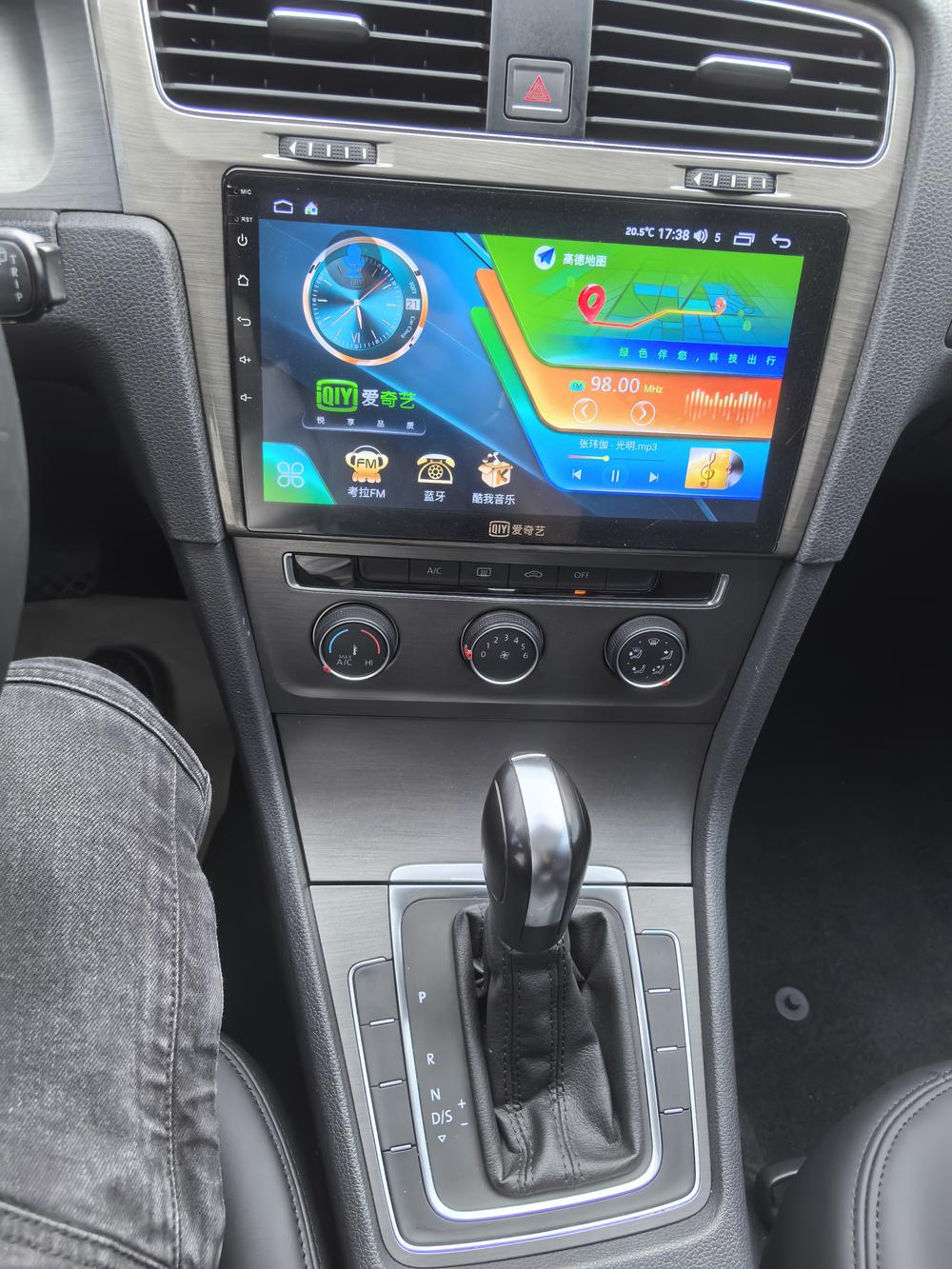 Volkswagen Golf 2016 car image #15