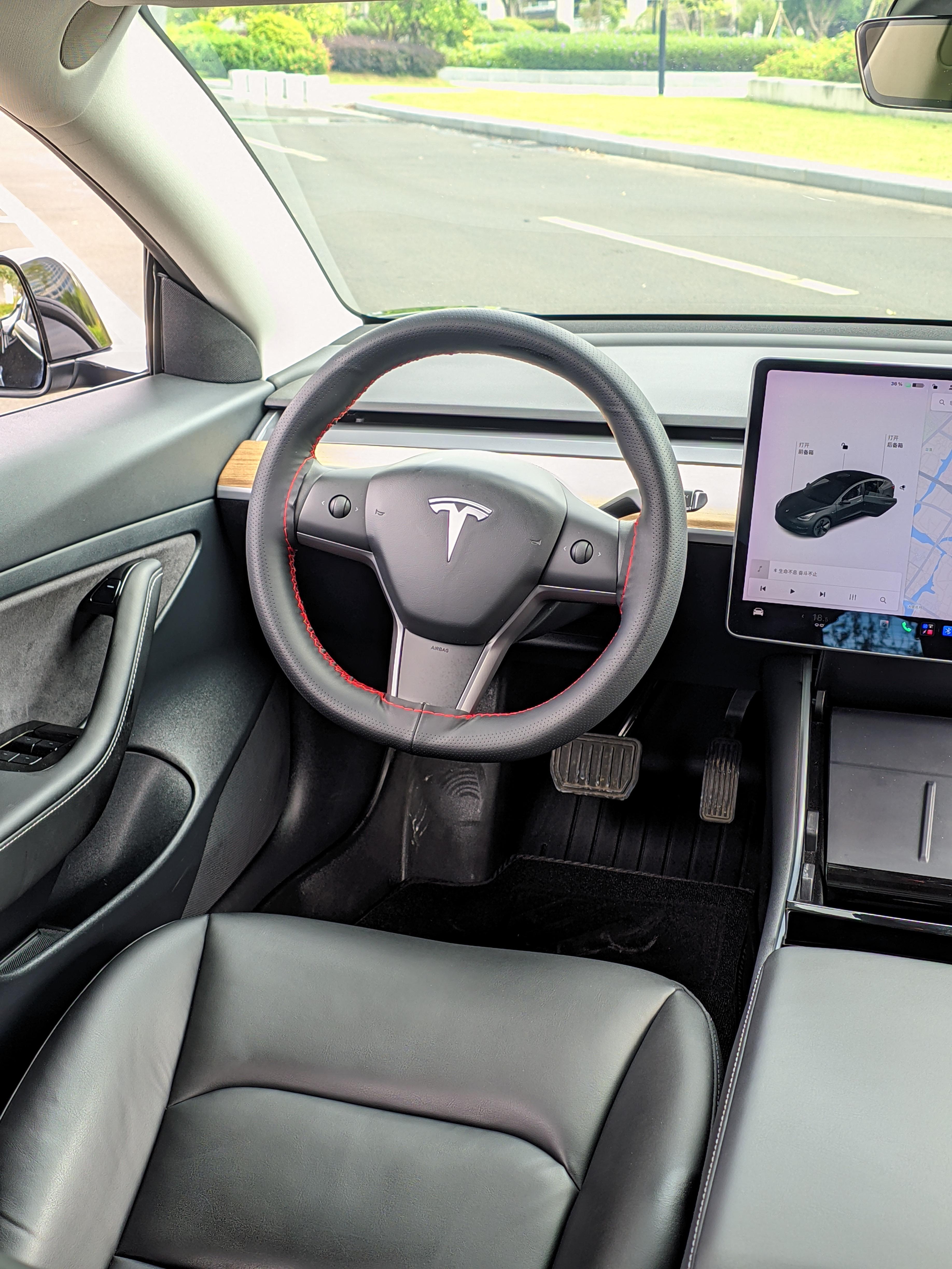 Tesla Model 3 2020 car image #8