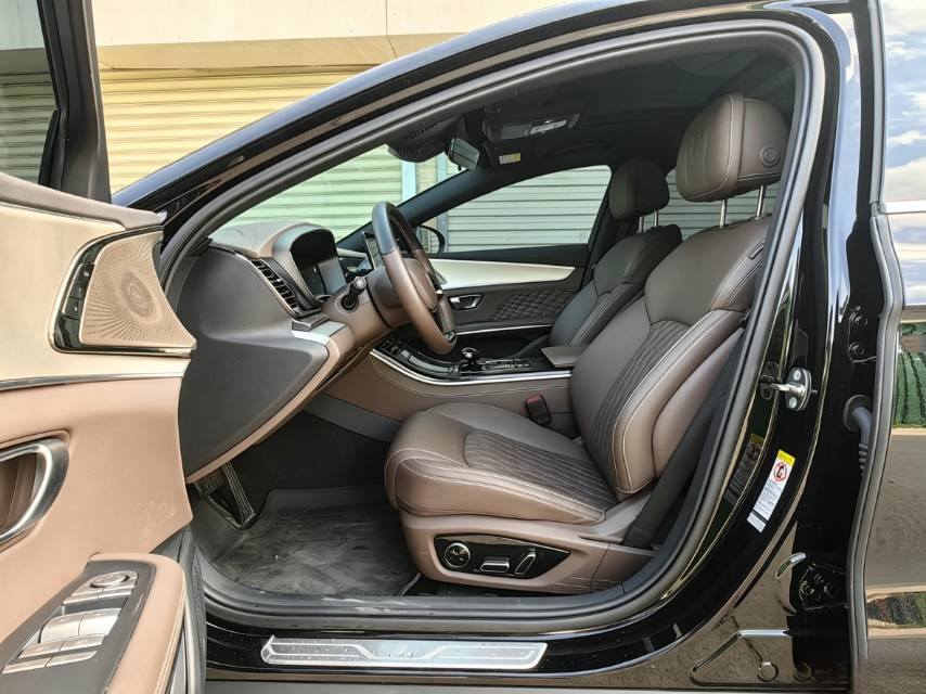 BYD Han 2024 car image #8