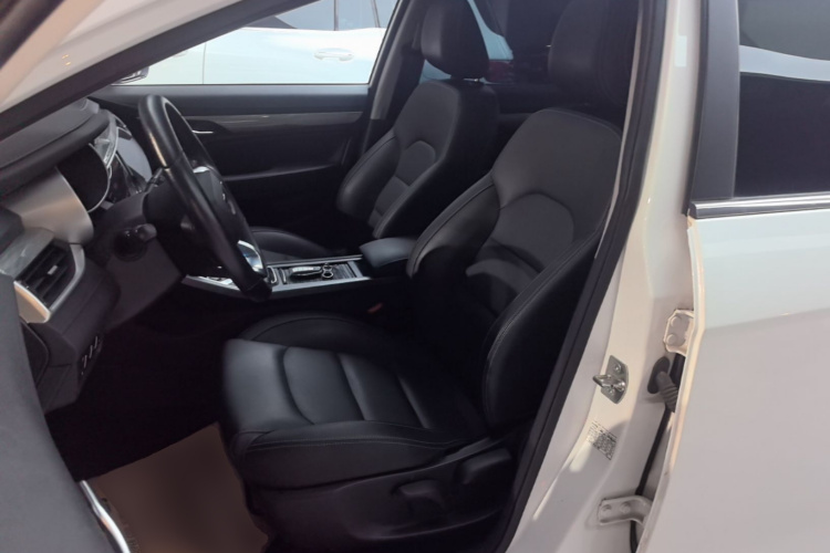 GEELY Emgrand 2019 #15 GEELY Emgrand 2019 car image #15