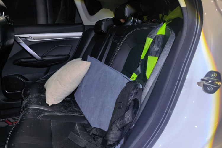 GEELY Coolray 2019 immagine di auto #10