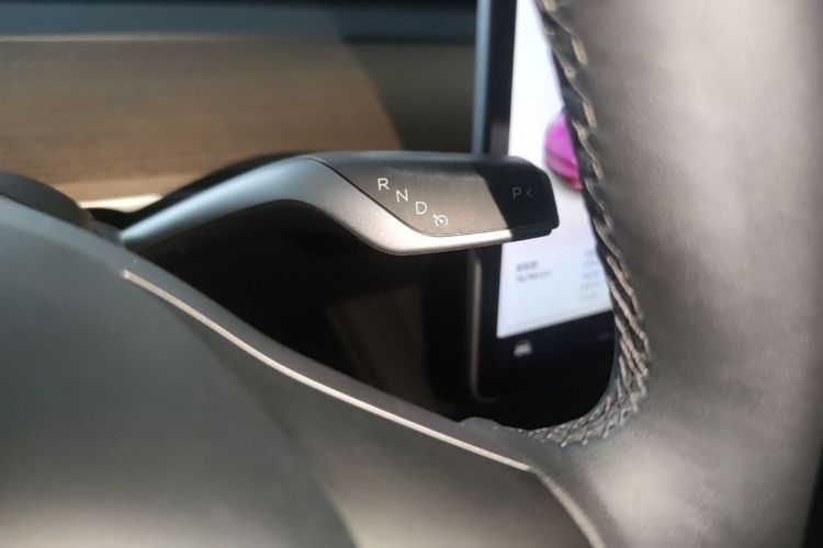 Tesla Model Y 2021 imagem de carro #18