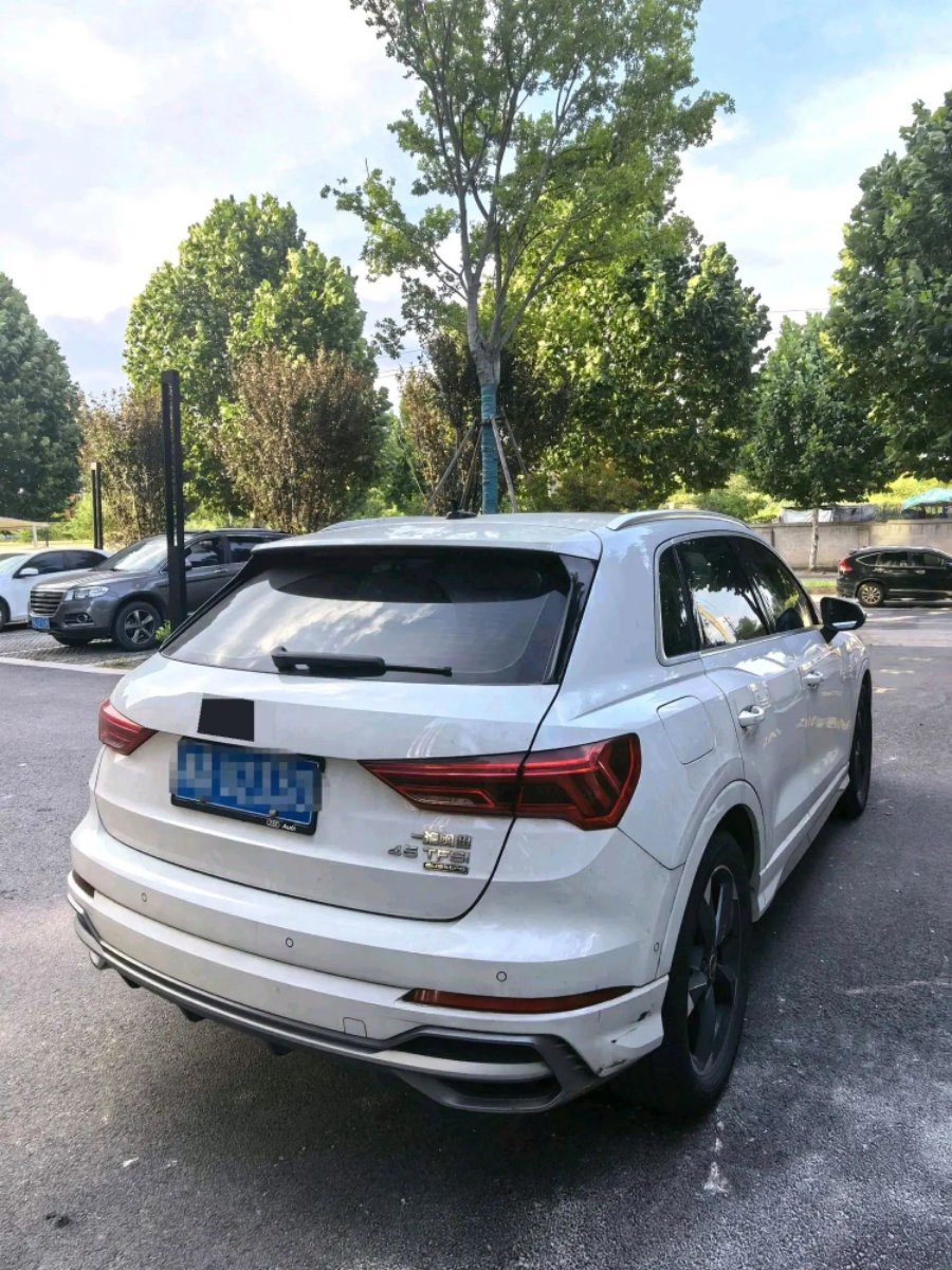 Audi Q3 2022 car image #3