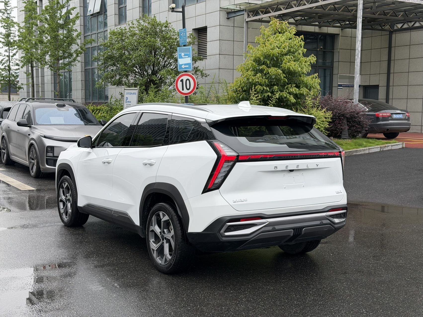 GEELY Boyue L 2023 car image #7