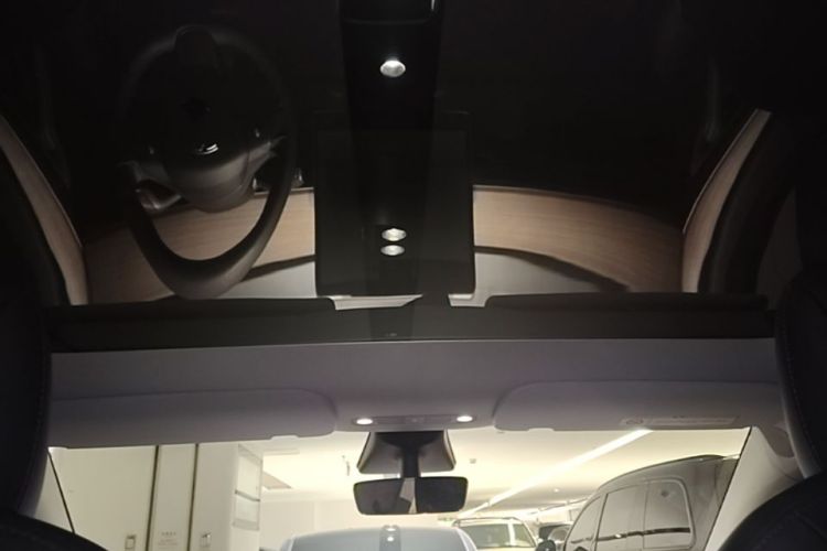 Tesla Model Y 2021 #18 Tesla Model Y 2021 car image #18