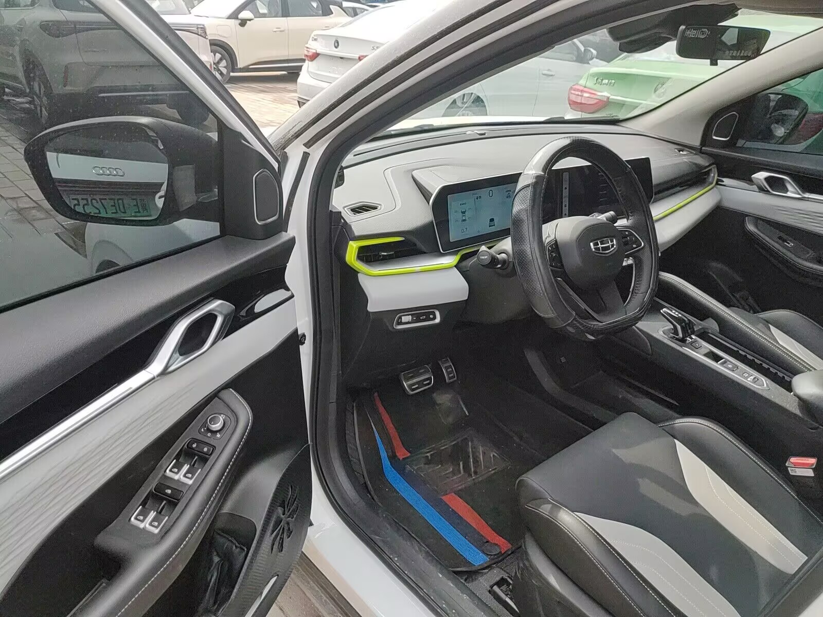 GEELY Coolray 2023 car image #3