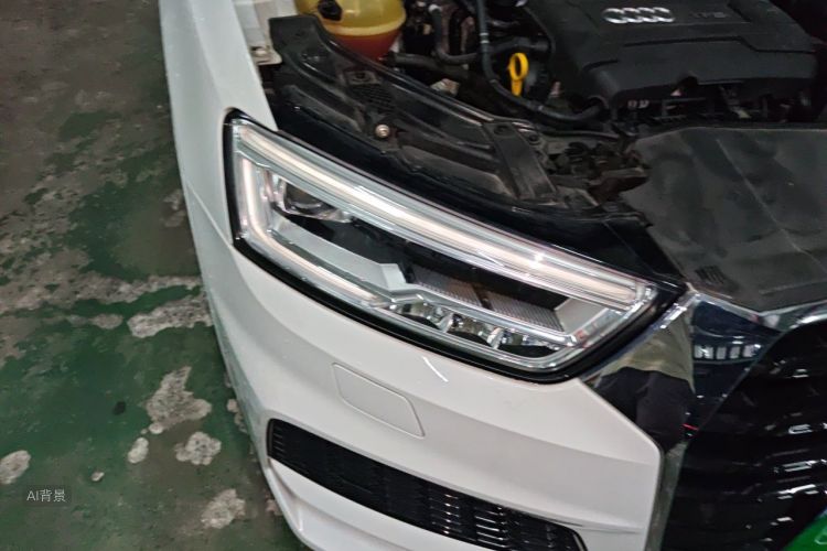 Audi Q3 2018 car image #8