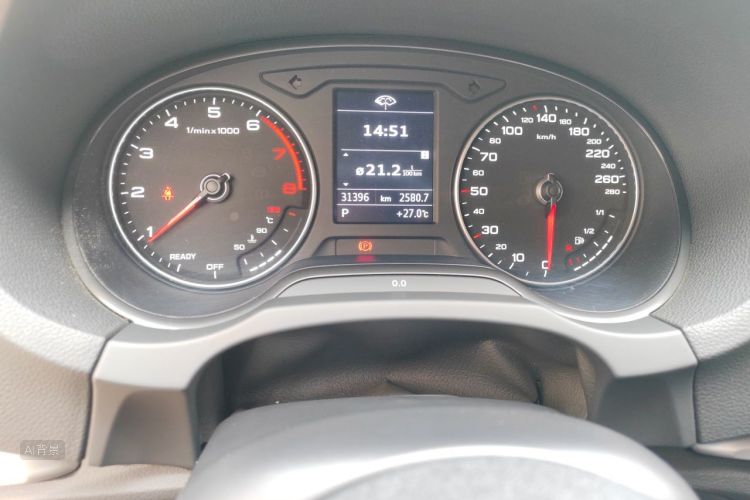 Audi A3 2018 car image #14